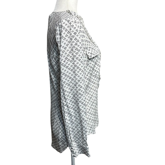 Veronica Beard Floral Black and White Silk Blouse Size 4 - Picture 4 of 7